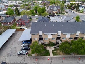 Building Photo - 136 E 400 N