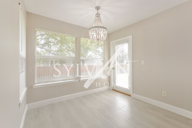 This charming home is ready for your perso... - 4