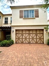 Building Photo - 2024 Foxtail View Ct