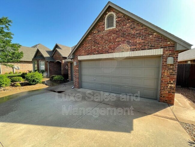 Building Photo - 2425 Flint Ridge Rd