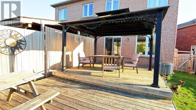 Photo du bâtiment - 37 Seahorse Ave