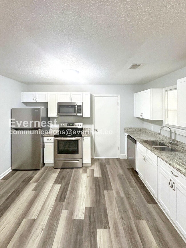 Building Photo - 727 W Creek Cir