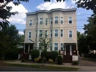 Primary Photo - 35 Thompson St