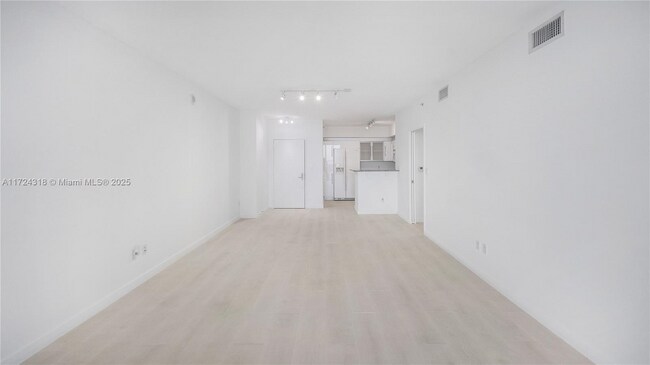 Foto del edificio - 325 S Biscayne Blvd