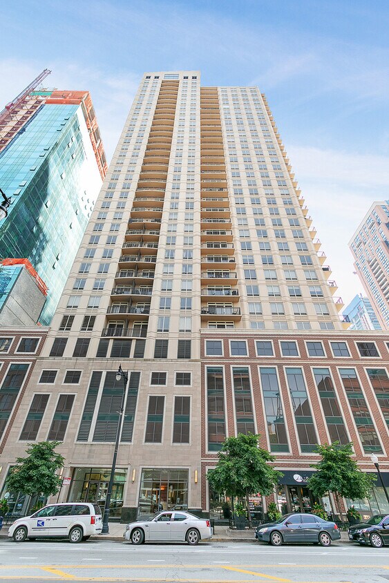 Foto principal - 1111 S Wabash Ave