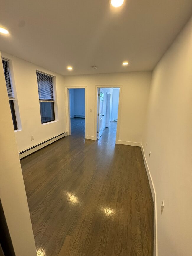 Building Photo - 44 Joy St