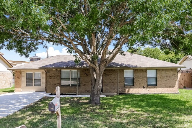Building Photo - 611 Stell Ave