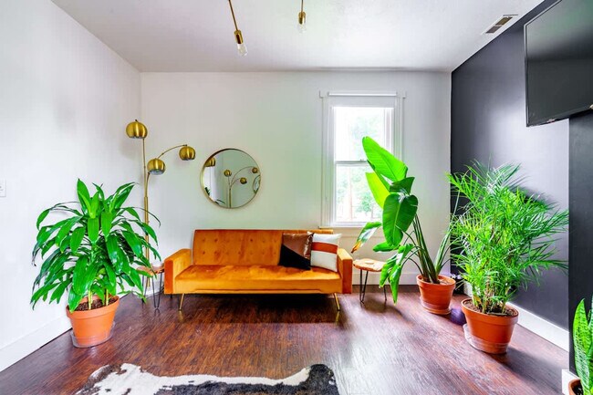 Building Photo - 241 W Water St