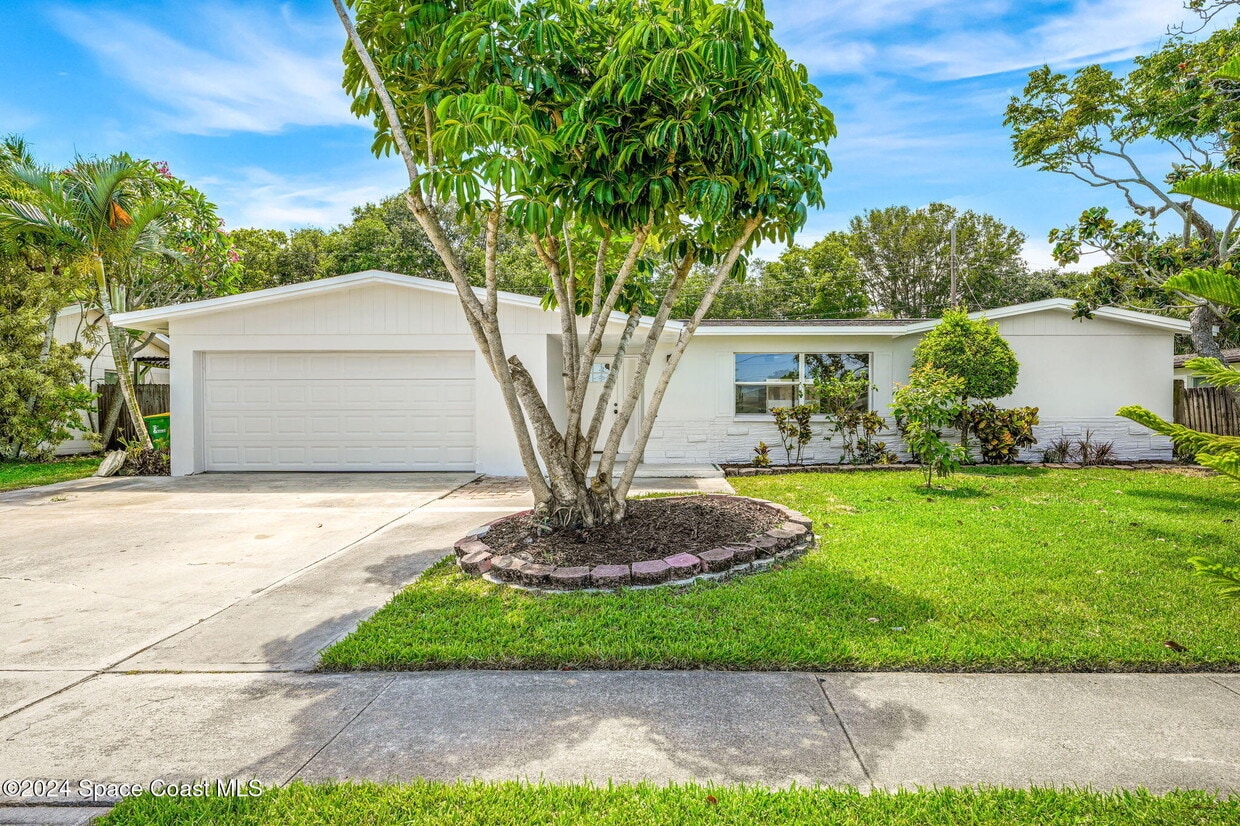 Primary Photo - 1535 Venus St