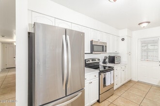 Building Photo - 3312 S Ventura Dr