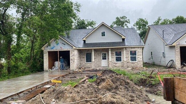 Building Photo - 6109 Woodrow St