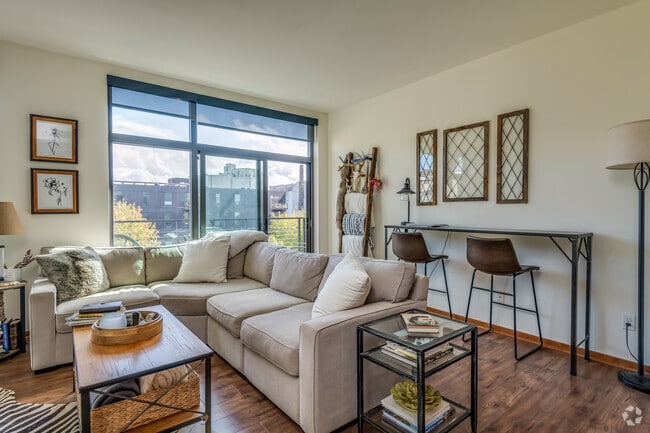 1 BR, 1 BA - 773SF - Building 6