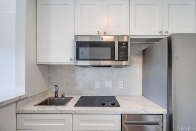 Building Photo - 3950 Cleveland Ave