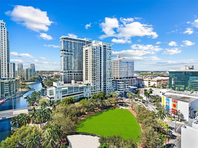Building Photo - 333 Las Olas Way