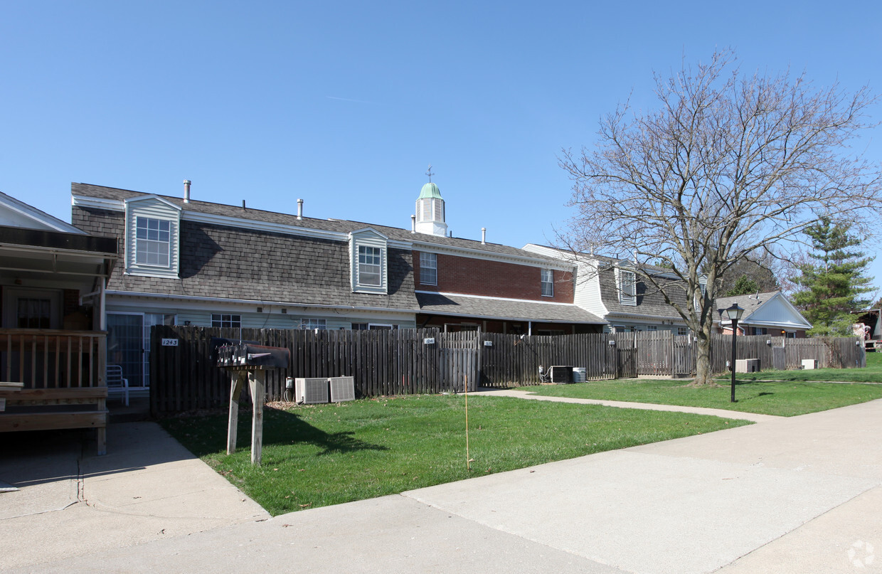 Building Photo - 1231-1243 S Trimble Rd
