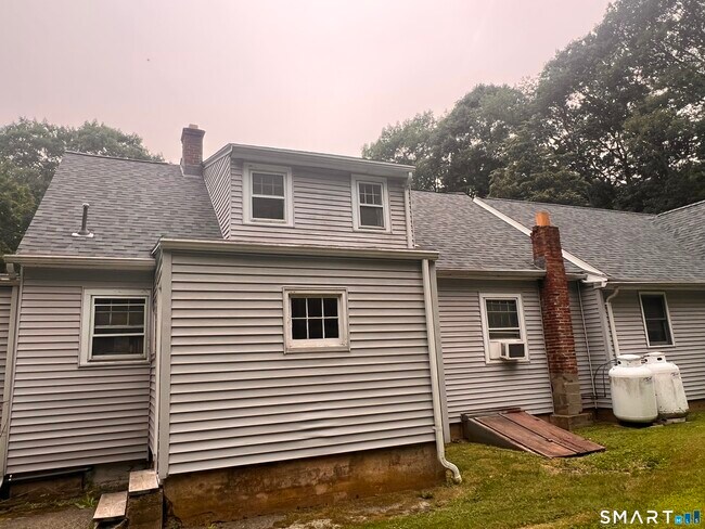 Foto del edificio - 35 McDonald Rd