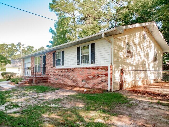 Building Photo - 409 Lovelace Dr