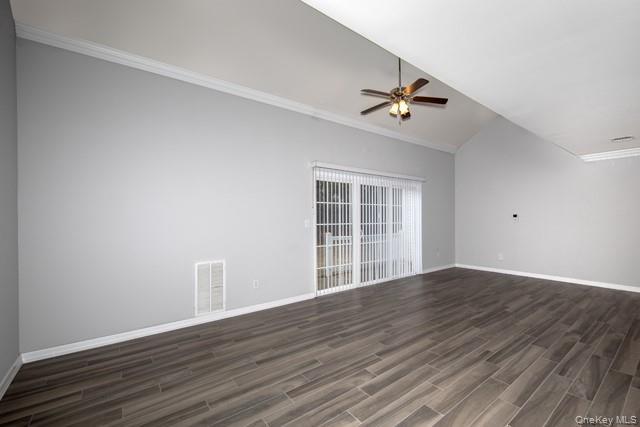 Foto del edificio - 37 Village Green Dr