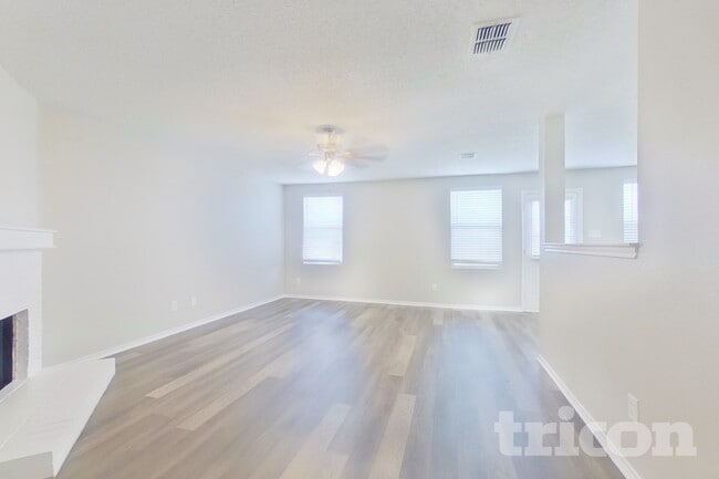 Foto del edificio - 2029 W Grove Ln