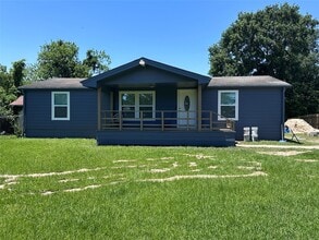 Building Photo - 321 Bayou Dr