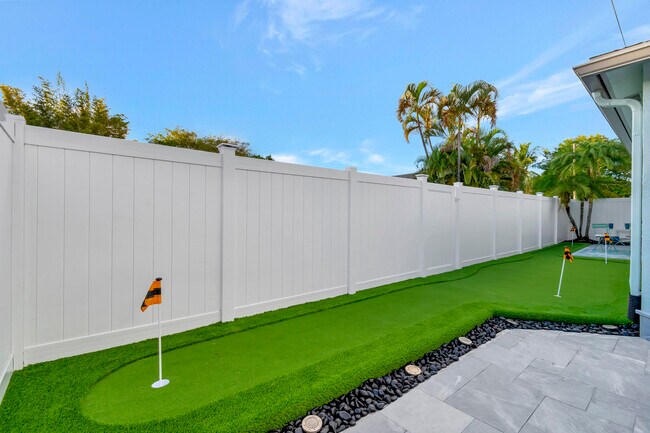 Foto del edificio - 310 Gulfstream Dr