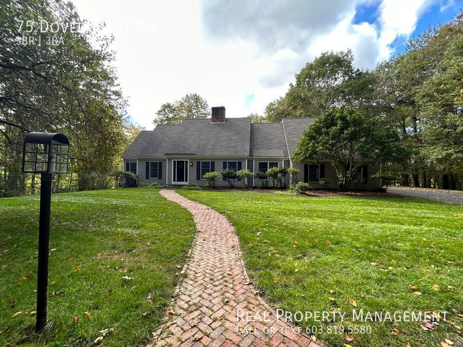 Beautiful South Berwick Custom Cape House Rental in South Berwick, ME