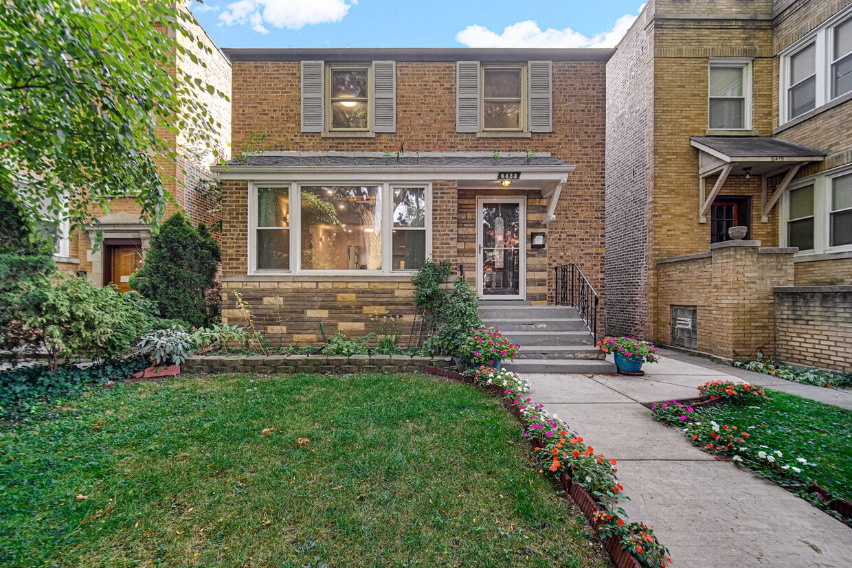 Foto principal - 6423 N Seeley Ave