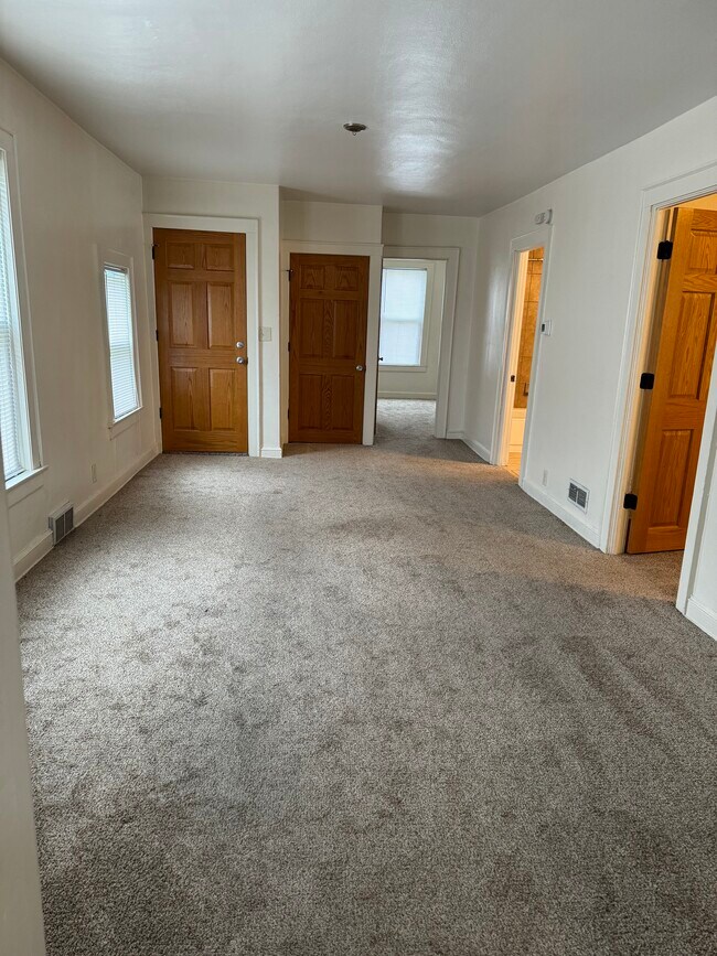 Living room - 5921 5th Ave