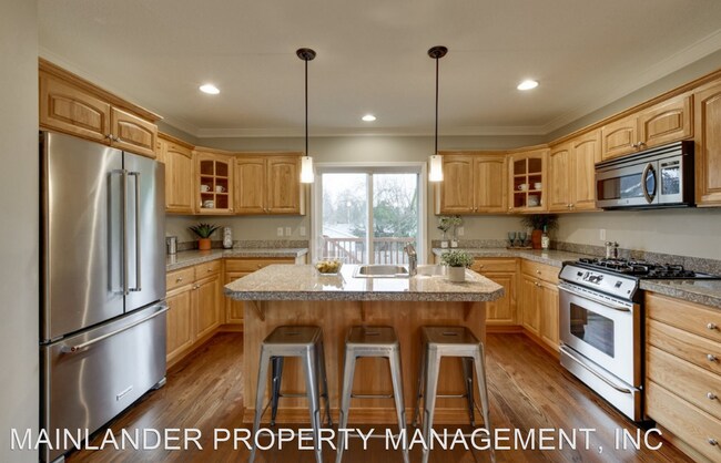 Foto del edificio - 2 br, 2.5 bath House - 2115 SE TENINO #A