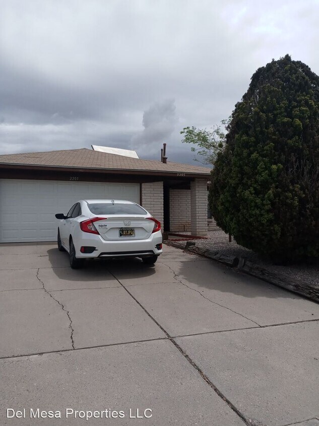 Primary Photo - 3 br, 2 bath House - 2205 Twisted Juniper Rd