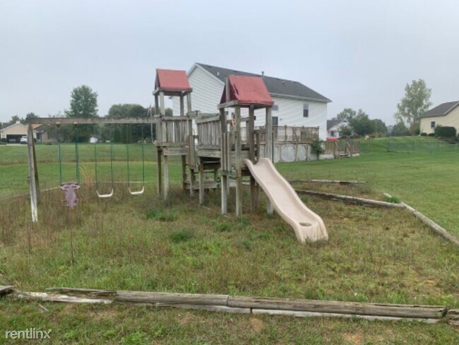 Foto del edificio - 5 br, 2 bath House - 6310 Groen Ct