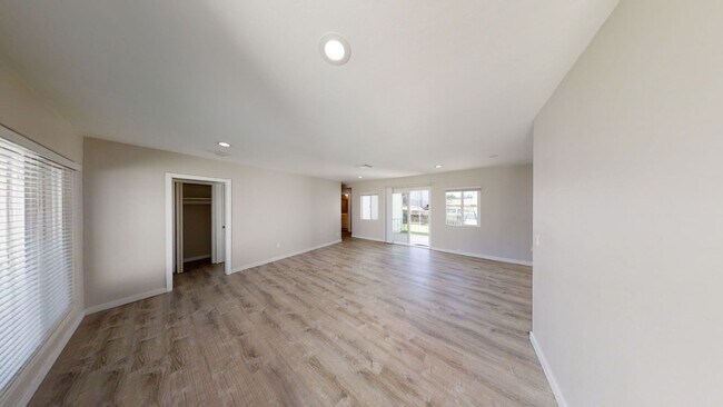 Foto del edificio - Beautiful 7BD/4BA on Mary