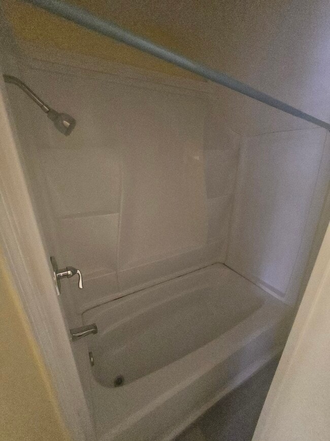 Bathroom - 20 Temple St