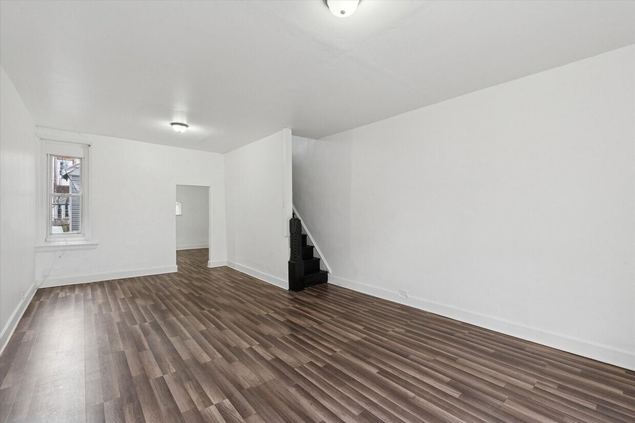 3 Bedroom House North Philly- Will Accept 2 Bedroom Vouchers! - 3 Bedroom House North Philly- Will Accept 2 Bedroom Vouchers!