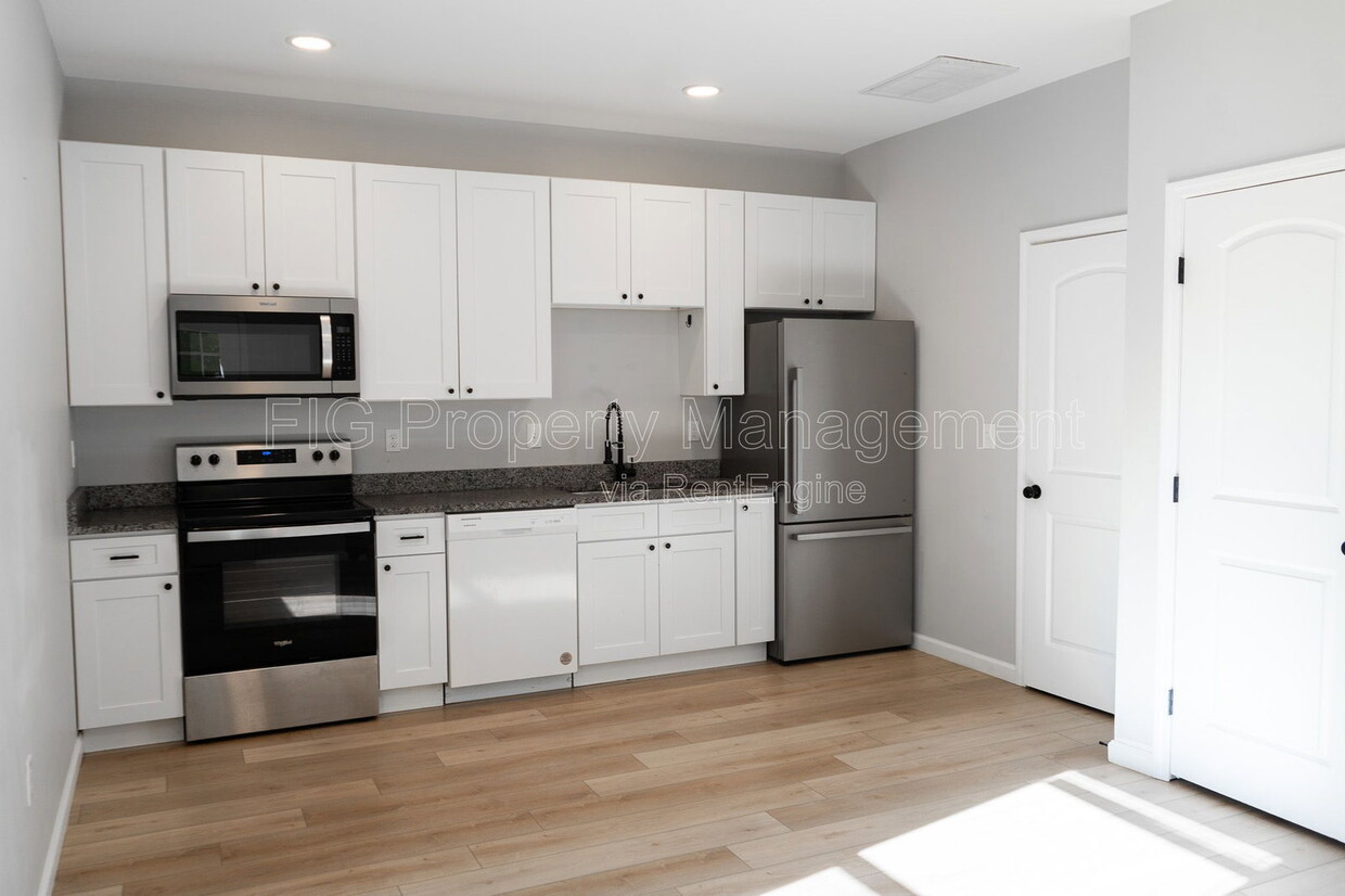 Photo - 3225 Bikers Path Way