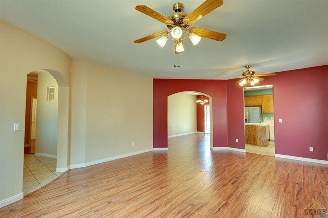 Building Photo - 9915 Paper Moon Way