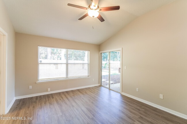 Building Photo - 12919 Chets Creek Dr N