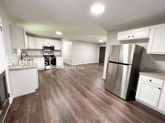 Building Photo - 222 Rebecca Dr
