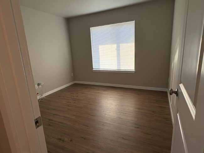 Foto del edificio - 3028 Pine Rd NE