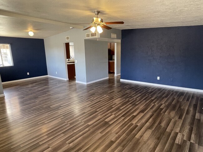Building Photo - 1545 N Arcadia Ave