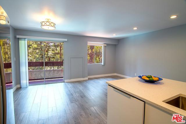 Foto del edificio - 2700 Cahuenga Blvd E