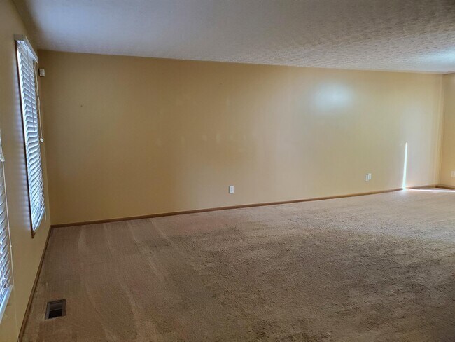 Foto del edificio - 258 Knight Dream St