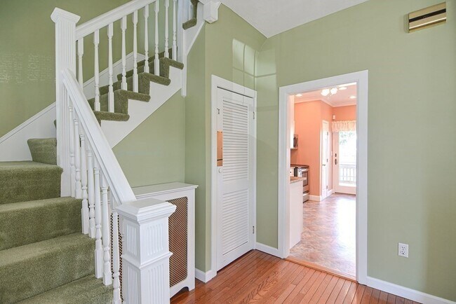 Building Photo - 91 Hamden Cir