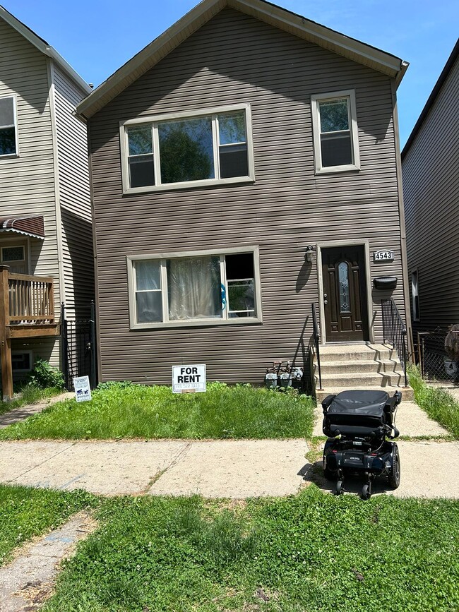 Building Photo - 4543 S Union Ave