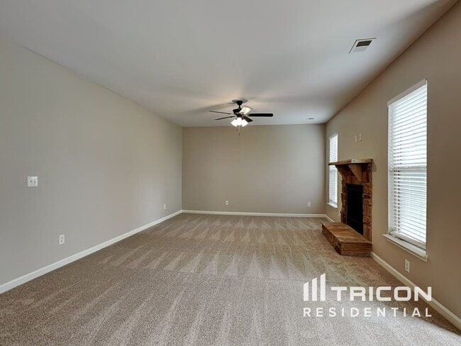 Building Photo - 4450 Prather Son Dr