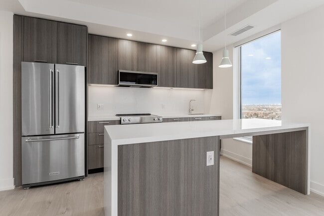 Building Photo - 31 York Garden Wy