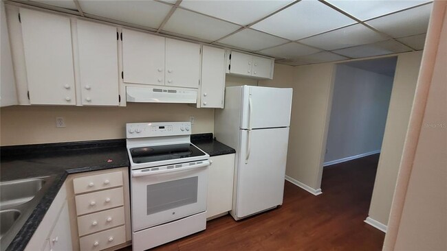 Building Photo - 122 N Kings Ave