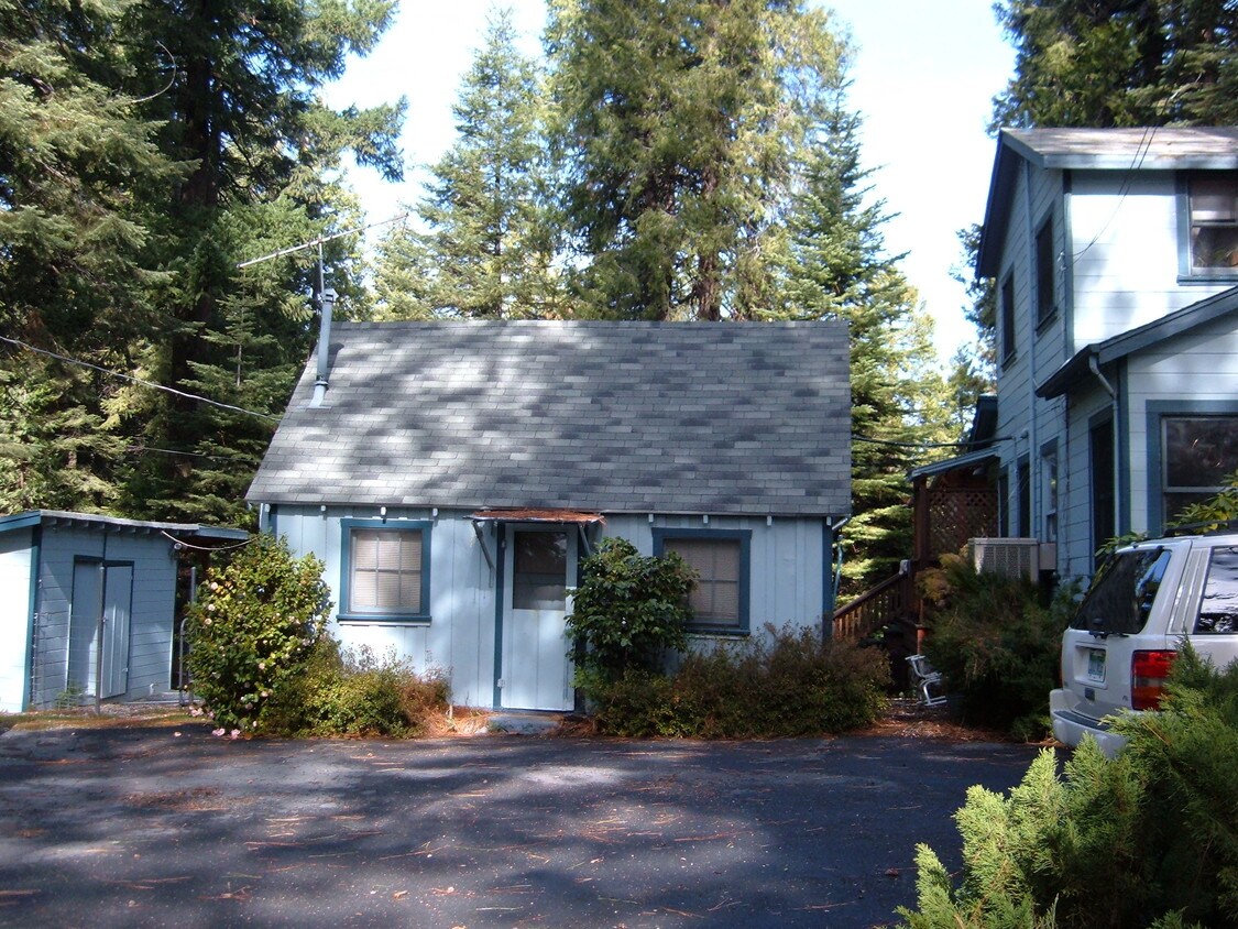 Primary Photo - Majestic Pines Estates