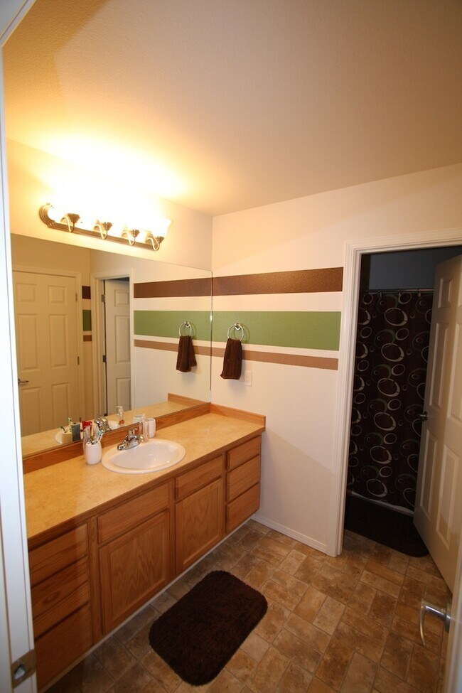 Foto del edificio - 3 Bedroom East Anchorage Condo!