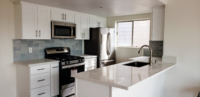 Building Photo - 3610 Alma Ave